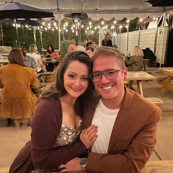 Meet your Posher, Jessica - Picture 1 of 2